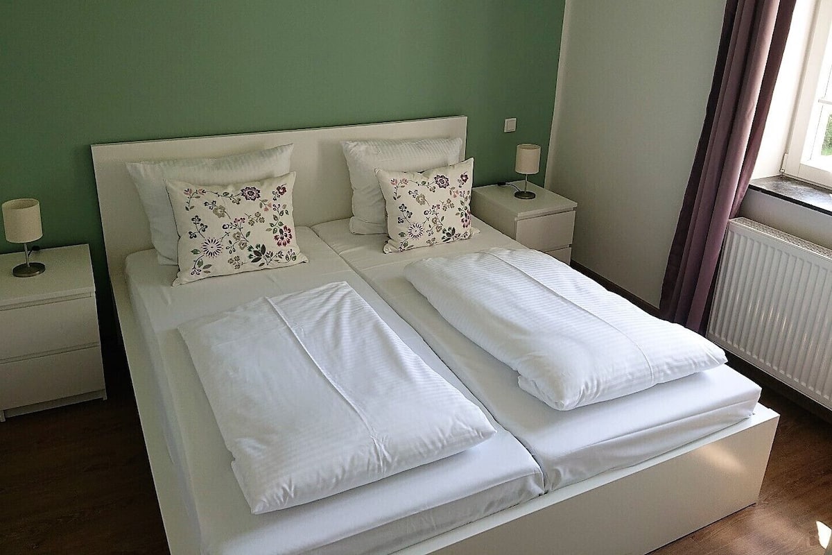 Apartment (Shettyweide) | 2 bedrooms, individually decorated, individually furnished, travel cot