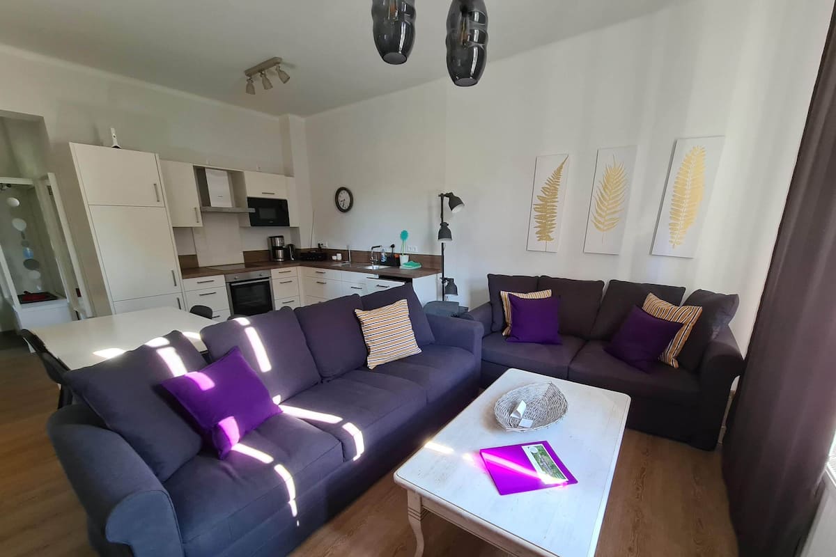 Apartment (Dachsbau) | Living area | Toys