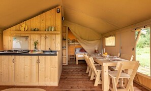 Comfort Tent, 2 Bedrooms, Lanai, Garden Area | In-room dining - Ponyhof Georgenbruch (Everswinkel)