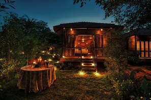 Luxury Studio | Egyptian cotton sheets, premium bedding, down comforters - The Earth At Ranthambore (Sawai Madhopur)