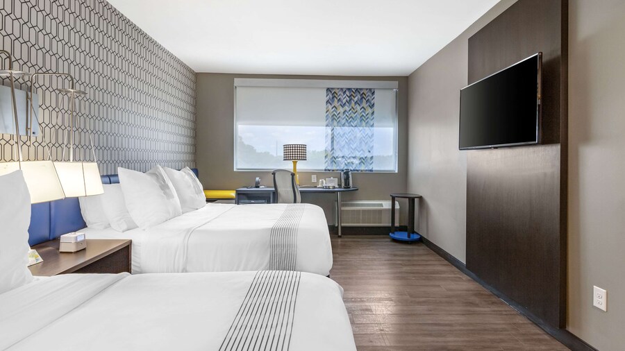 GLō Best Western Savannah-Gateway I-95