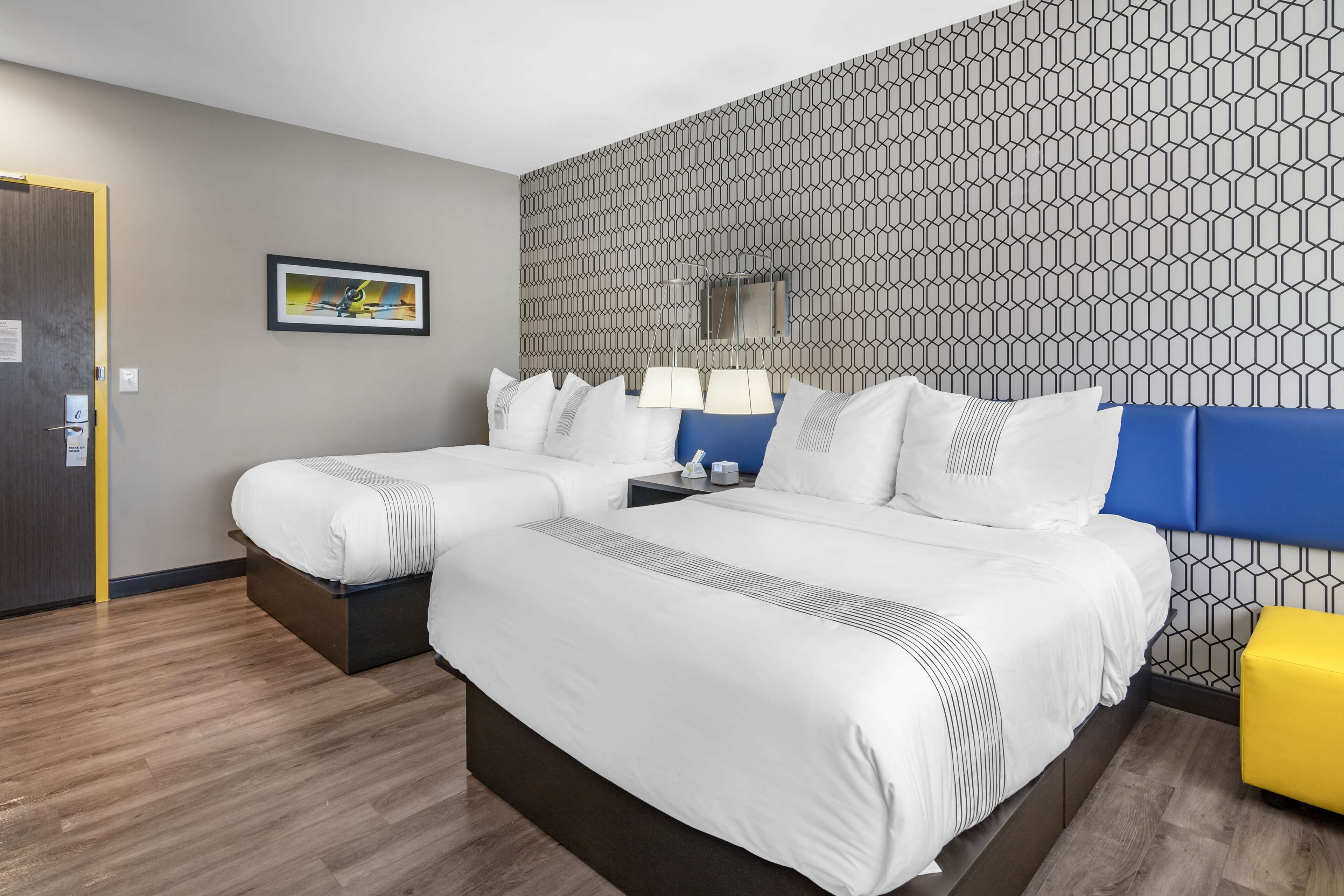 standard room, 2 queen beds, non smoking, refrigerator & microwave | 1 bedroom, premium bedding, down duvets, pillow-top beds