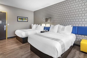 Chambre Standard, 2 grands lits, non-fumeur, réfrigérateur et four à micro-ondes