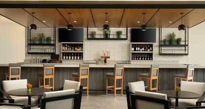 Hyatt House LA - University Medical Center