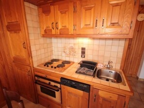 Frigorifero, microonde, forno, lavastoviglie