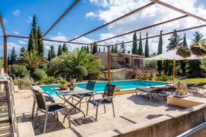 Outdoor dining - Rural Home “Finca Bona Feina” with Mountain View, Pool, Terraces & Balcony (Artá)