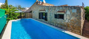Holiday Home ’Casa Paqui Alcudia’ with Wi-Fi, Garden, Terraces & Pool