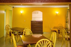 Petit déjeuner buffet compris tous les jours