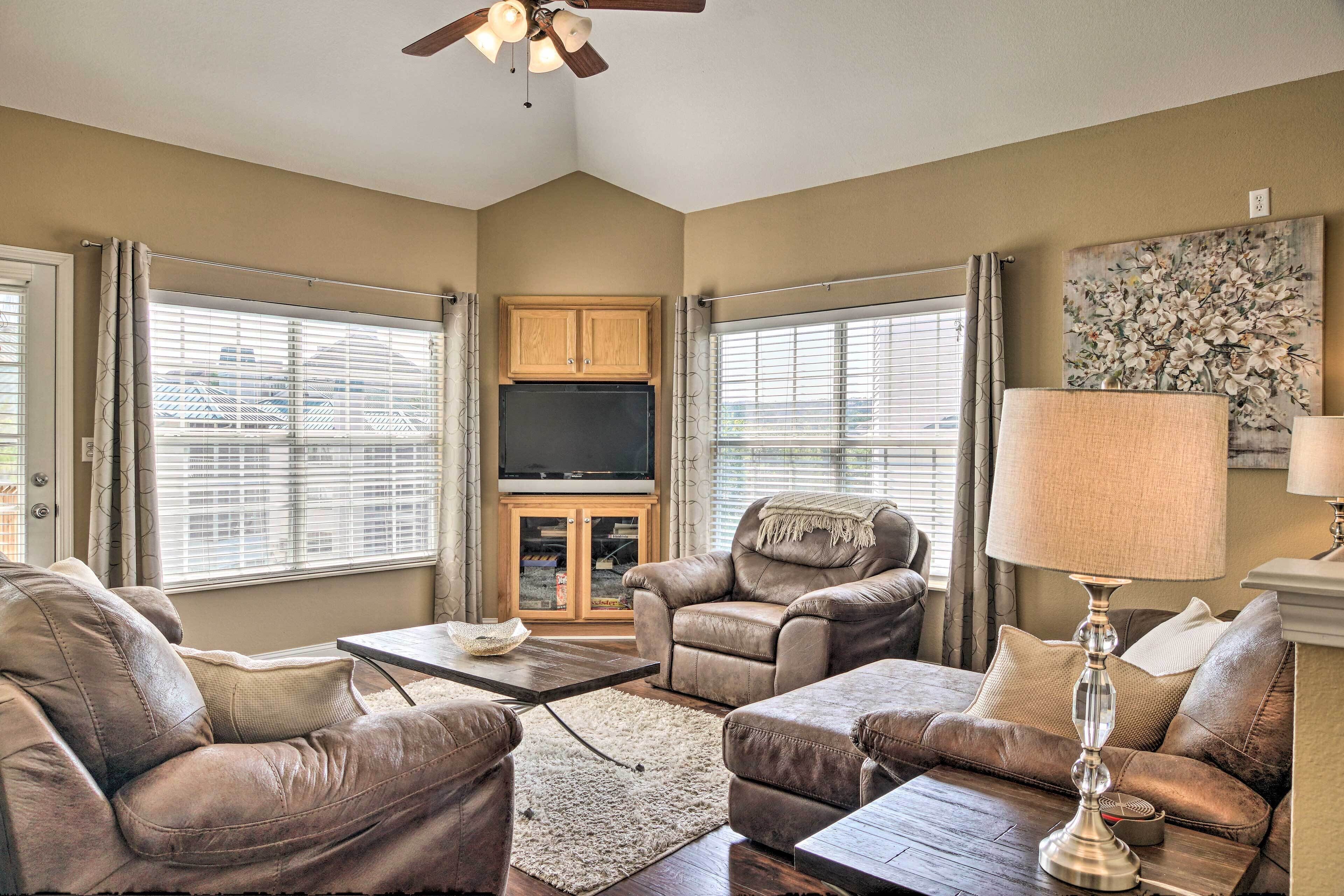 Family Condo w/ Pool Access, Near Table Rock Lake!
