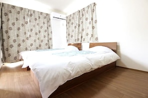 2 habitaciones, escritorio, wifi gratis y ropa de cama 