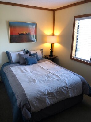 4 bedrooms, WiFi, bed sheets