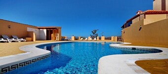 Cozy townhouse with ocean views 