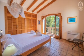 3 bedrooms, iron/ironing board, travel crib, free WiFi - Tres Pinos for 6 with swimming pool in Alcanada / Alcudia (Alcúdia)