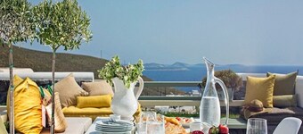 Elegant Astypalaia Villa | Villa Verde | Hot Tub | 2 Bedrooms | Chora