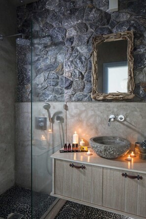 Towels, shampoo