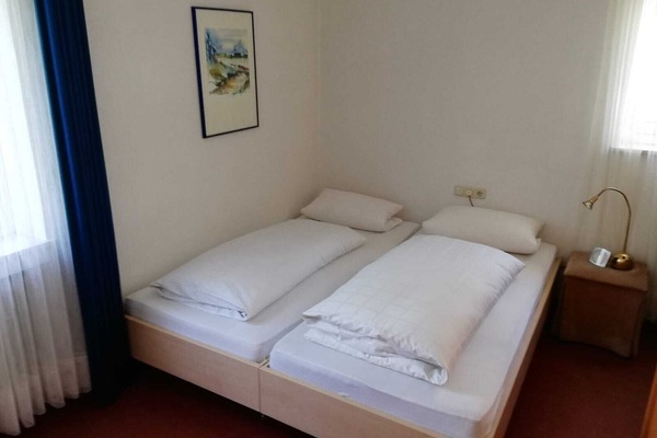 Kinderzimmer mit Waschbecken