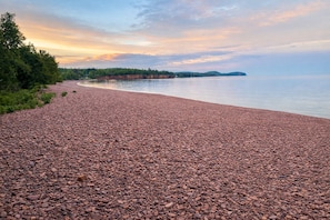 Beach - 8 Min to State Parks|Sauna|Fire Pit| (Beaver Bay)