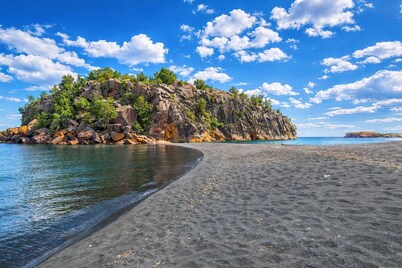 8 Min to State Parks|Sauna|Fire Pit|