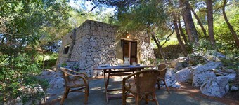 Little trullo with private sea access (house E)