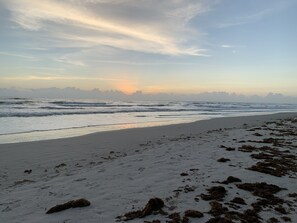 Beach nearby, sun-loungers, beach towels