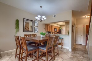 Condo, 2 Bedrooms | Dining