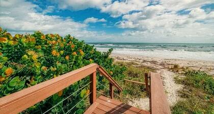 Oceanfront Indialantic Condo – Monthly Snowbird Retreat