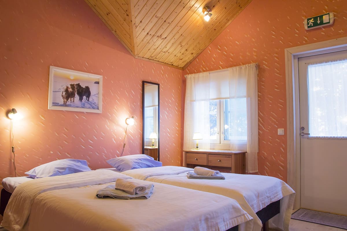 Comfort Double or Twin Room | Blackout curtains, iron/ironing board (on request), bed sheets