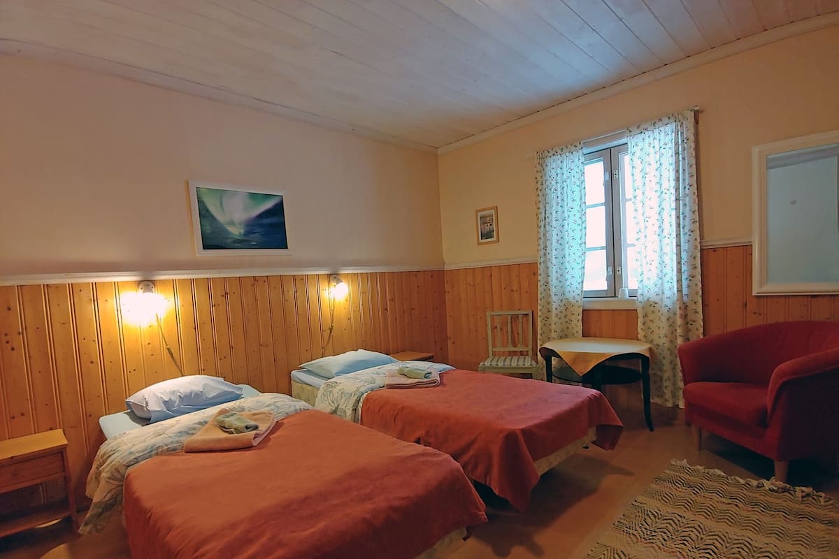 Basic Room | Blackout curtains, iron/ironing board (on request), bed sheets
