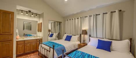 2 bedrooms, iron/ironing board, free WiFi, bed sheets
