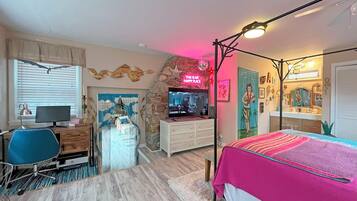 3 bedrooms, desk, iron/ironing board, WiFi