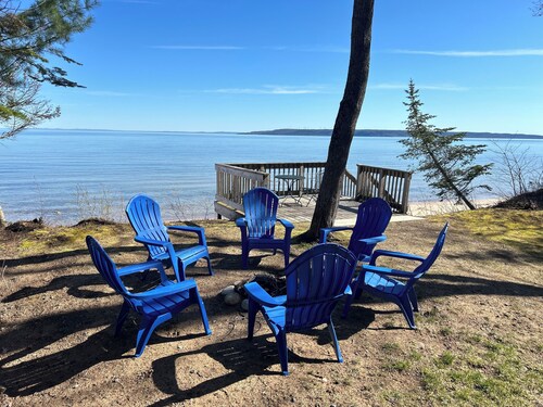 Brimley escape with access to the snowmobile trails right from the cabin!