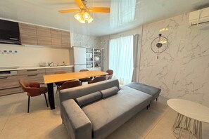 TV - Reopening in June 2025 Okinawa Villa Onna 3C  C / Kunigami-gun Okinawa (Kunigami-gun)