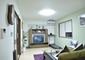 TV - Private house  1 minute from JR Nada station  Up - Nada during the trip / Kobe Hyōgo (Kobe)