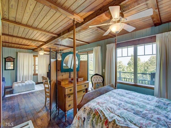 4 chambres, fer et planche à repasser, Wi-Fi gratuit, draps fournis