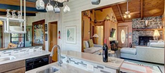 Carson's Run on Cedar Mountain--Cozy retreat with spectacular mountain views.