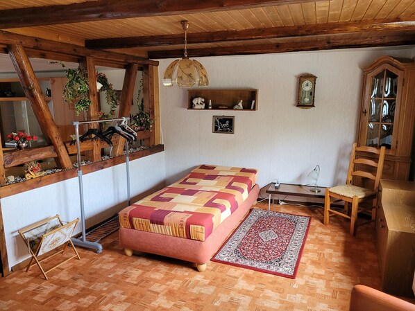 4 bedrooms, free WiFi, bed sheets
