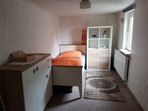 4 quartos, Wi-Fi de cortesia, roupa de cama