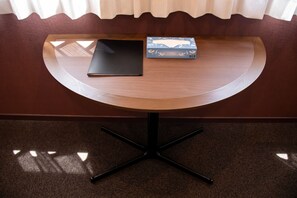 1 bedroom, desk, free WiFi, bed sheets