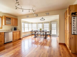 Dining - The Alexander House 1887 Farmhouse in North Creek! (North Creek)
