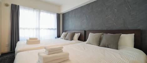 3 bedrooms, desk, iron/ironing board, free WiFi