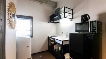 Fridge, microwave, stovetop, cookware/dishes/utensils