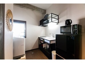 Fridge, microwave, stovetop, cookware/dishes/utensils - Standard APT Best place for sightseeing Up to 4 / Kagoshima Kagoshima (Kagoshima)