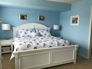 4 bedrooms, desk, iron/ironing board, free WiFi