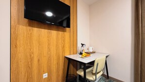 Basic Double or Twin Room | Living area - Musafir Hotel (Tashkent)
