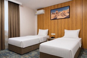 Select Comfort beds, in-room safe, desk, blackout curtains