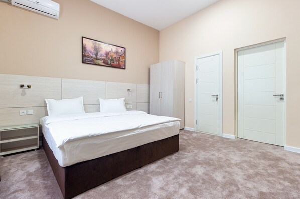 Basic Double Room | Select Comfort beds, in-room safe, desk, blackout drapes - Musafir Hotel (Tashkent)