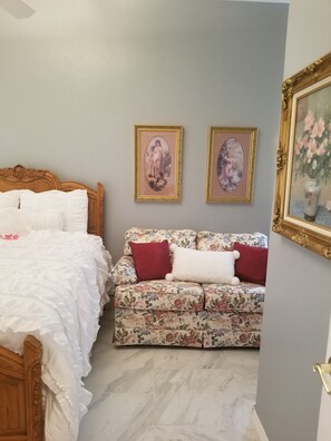 1 bedroom, iron/ironing board, WiFi, bed sheets