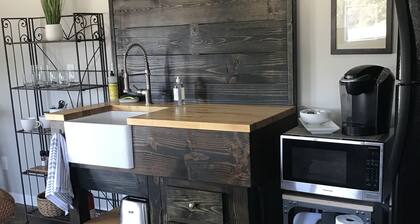 Wine Country Cottage<br>Large comfortable studio