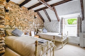 2 bedrooms, iron/ironing board, travel cot, WiFi