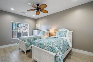 2 soverom, strykejern/-brett, reiseseng for barn og wi-fi (inkludert)